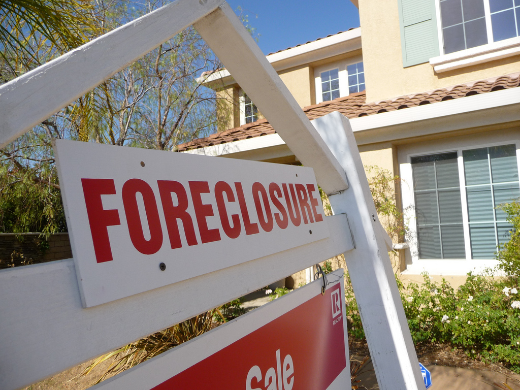 Lawmakers Back New Foreclosure Plan